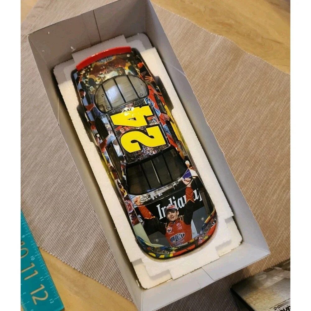 2005 GM Dealers #24 Jeff Gordon Milestones 4x Indy 400 Winner Monte Carlo 1/24